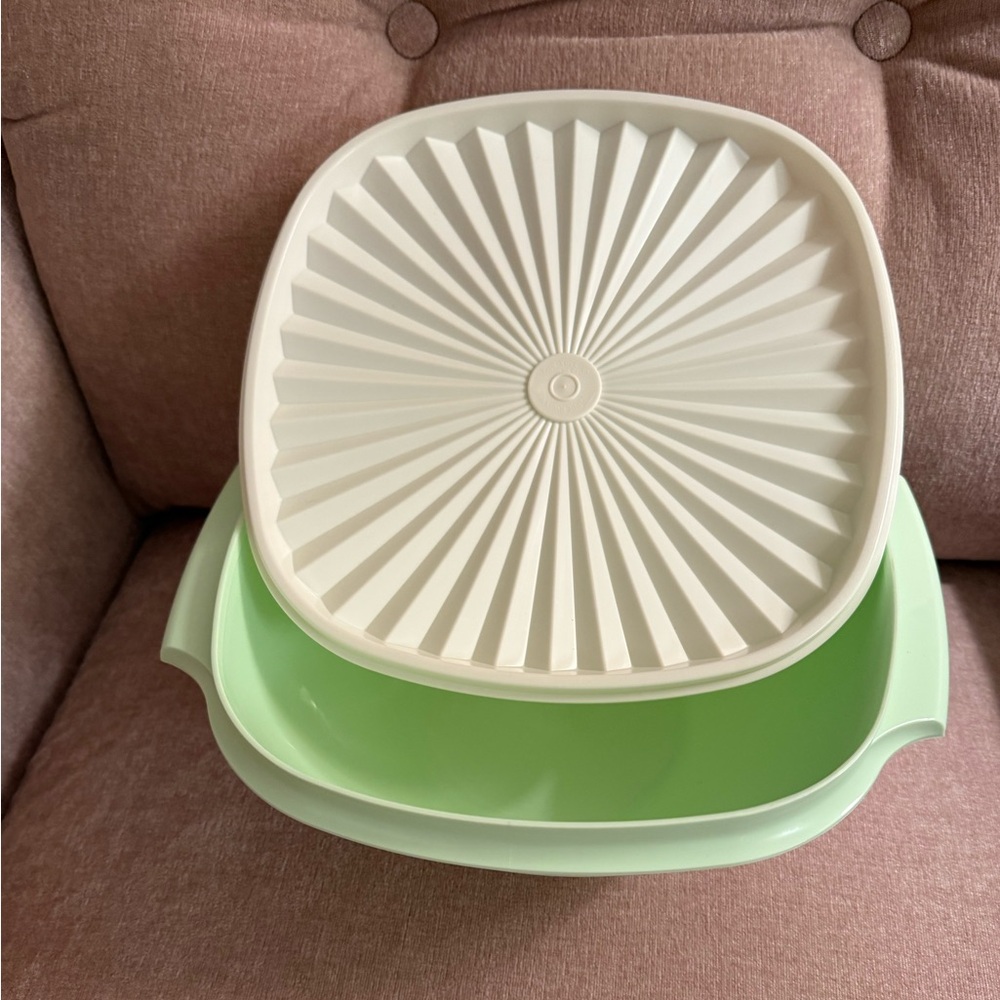 💚Tupperware Servalier Bowl Mint Green 2.8L/ 11 3/4 cups mix prep store serve NEW - Picture 4 of 9